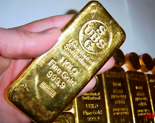 A gold bar with different sizes