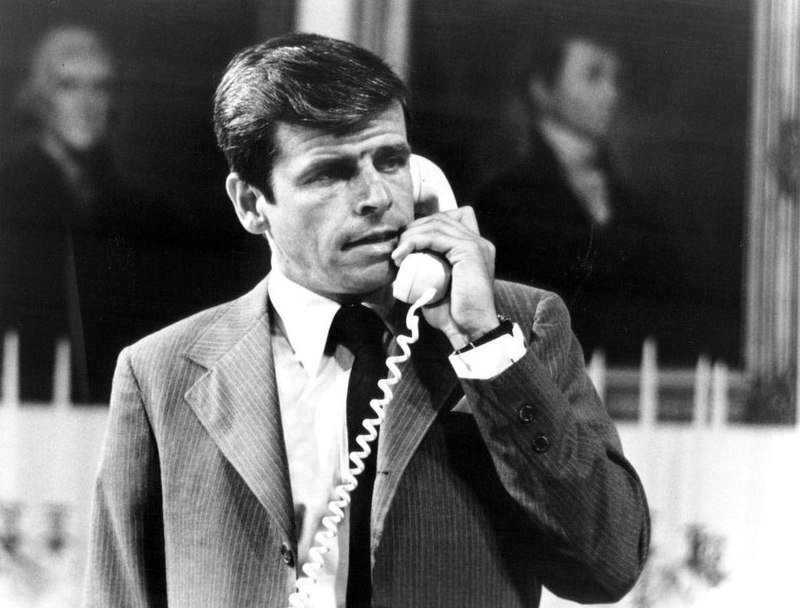 A picture of William DeVane with a thumbs up sign.